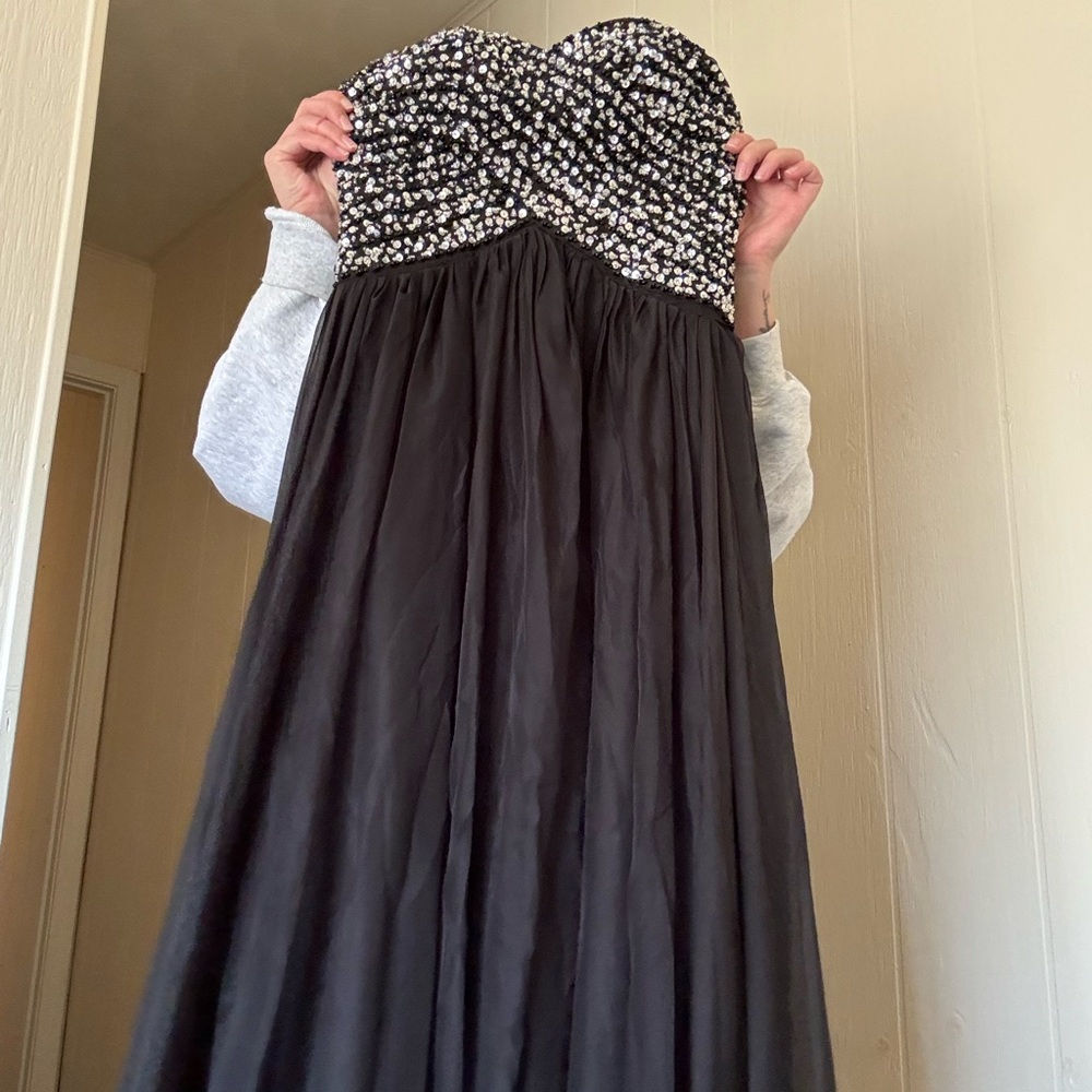 Elegant Black and White Strapless Prom Dress